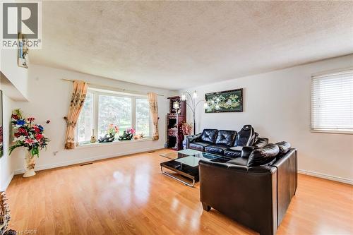 282 Driftwood Drive, Kitchener, ON - Indoor Photo Showing Living Room
