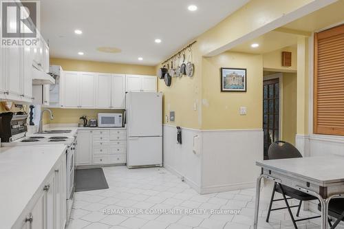 39 Cadillac Avenue, Toronto, ON - Indoor Photo Showing Kitchen