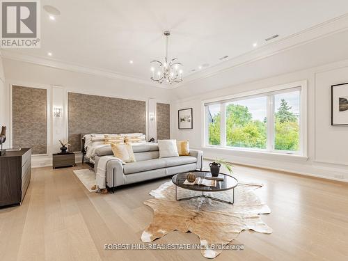 39 Rippleton Road, Toronto, ON - Indoor Photo Showing Living Room