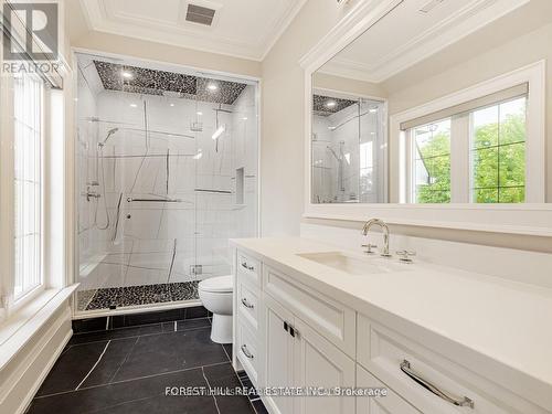 39 Rippleton Road, Toronto, ON - Indoor Photo Showing Bathroom