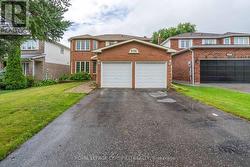 976 GRANDVIEW STREET N Oshawa, ON L1K 2E3