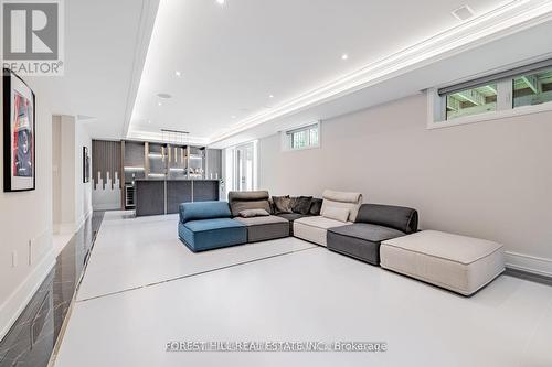 49 Ravenscroft Circle, Toronto, ON - Indoor