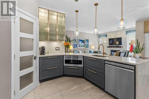 1832 Springridge Drive, Ottawa, ON - Indoor Photo Showing Kitchen With Upgraded Kitchen