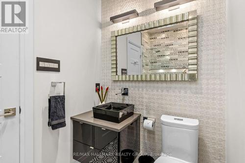 1832 Springridge Drive, Ottawa, ON - Indoor Photo Showing Bathroom