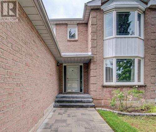 426 PARKLANE ROAD , Oakville, Ontario L6H 4J5 3