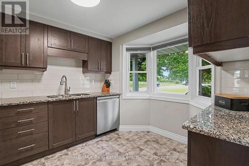 148 Carter Crescent, Cambridge, ON - Indoor Photo Showing Kitchen