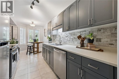 199 Saginaw Parkway Unit# 15, Cambridge, ON - Indoor Photo Showing Kitchen With Double Sink With Upgraded Kitchen