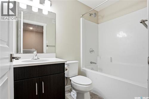 127 315 Dickson Crescent, Saskatoon, SK - Indoor Photo Showing Bathroom