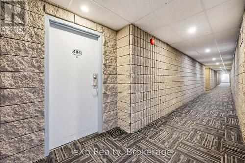 404 - 65 Silvercreek Parkway N, Guelph (Junction/Onward Willow), ON - Indoor Photo Showing Other Room