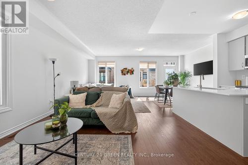 1444 Savoline Boulevard, Milton, ON - Indoor Photo Showing Living Room
