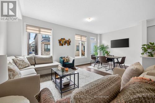 1444 Savoline Boulevard, Milton, ON - Indoor Photo Showing Living Room