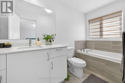 1444 Savoline Boulevard, Milton, ON - Indoor Photo Showing Bathroom