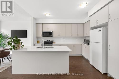 1444 Savoline Boulevard, Milton, ON - Indoor Photo Showing Kitchen With Double Sink