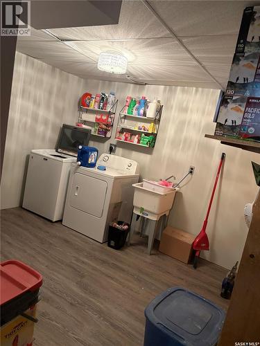 939 7Th Street, Humboldt, SK - Indoor Photo Showing Laundry Room