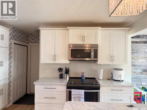 939 7Th Street, Humboldt, SK - Indoor Photo Showing Kitchen