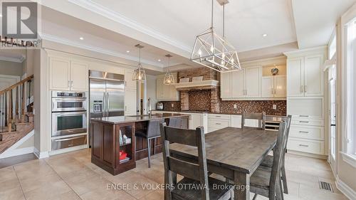 191 Cheyenne Way, Ottawa, ON - Indoor Photo Showing Kitchen With Upgraded Kitchen