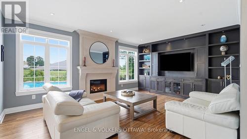 191 Cheyenne Way, Ottawa, ON - Indoor Photo Showing Living Room With Fireplace