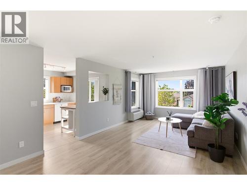 563 Yates Road Unit# 215  Kelowna, BC V1V 2V3