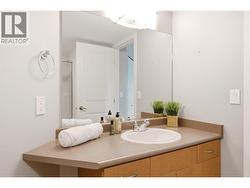 Cheater Ensuite off the 2nd bedroom - 
