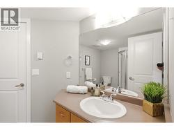 Cheater Ensuite off the 2nd bedroom - 