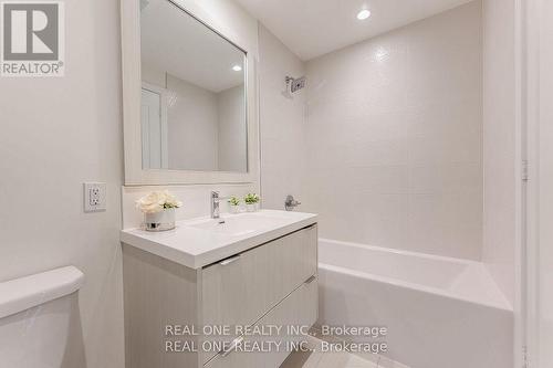 303 - 80 Vanauley Street, Toronto, ON - Indoor Photo Showing Bathroom