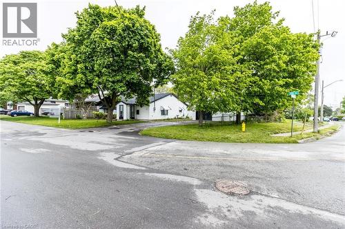 15 Spiers Crescent, Cambridge, ON - Outdoor