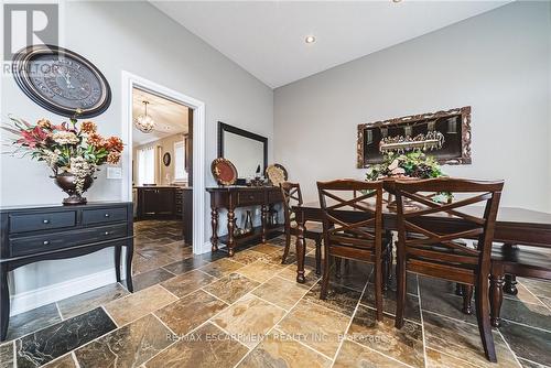 137 Pinehill Drive, Hamilton, ON - Indoor Photo Showing Dining Room