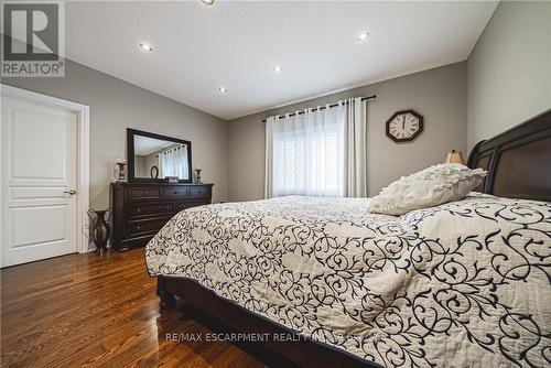137 Pinehill Drive, Hamilton, ON - Indoor Photo Showing Bedroom