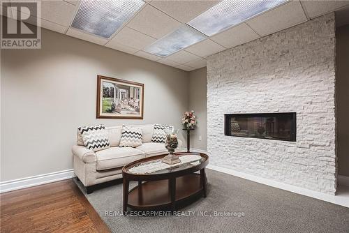 137 Pinehill Drive, Hamilton, ON - Indoor Photo Showing Living Room With Fireplace