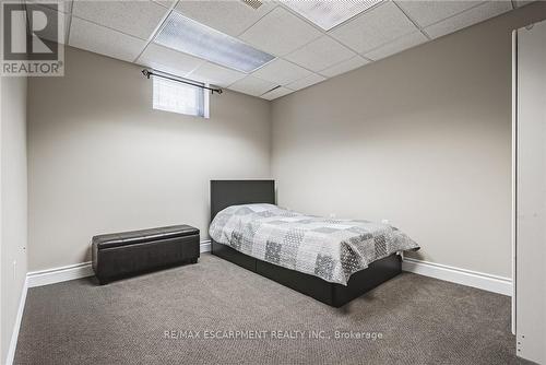 137 Pinehill Drive, Hamilton, ON - Indoor Photo Showing Bedroom