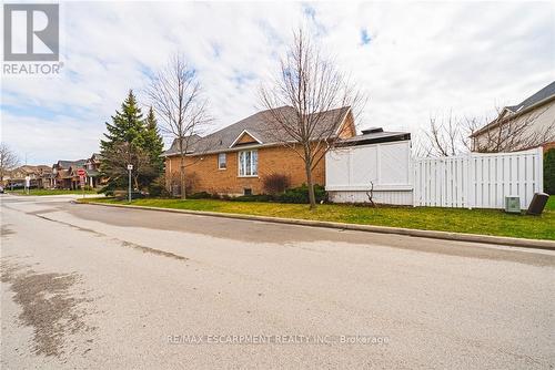 137 Pinehill Drive, Hamilton, ON - Outdoor