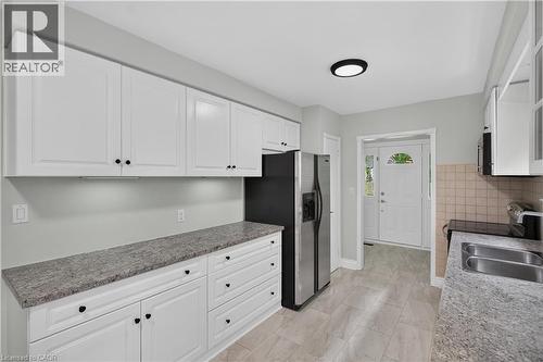 3401 Rockwood Drive, Burlington, ON - Indoor Photo Showing Kitchen With Double Sink