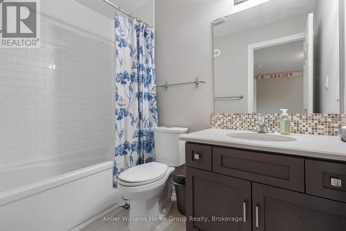 35 - 107 Westra Drive, Guelph (Willow West/Sugarbush/West Acres), ON - Indoor Photo Showing Bathroom