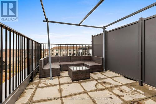 35 - 107 Westra Drive, Guelph (Willow West/Sugarbush/West Acres), ON - Outdoor With Exterior