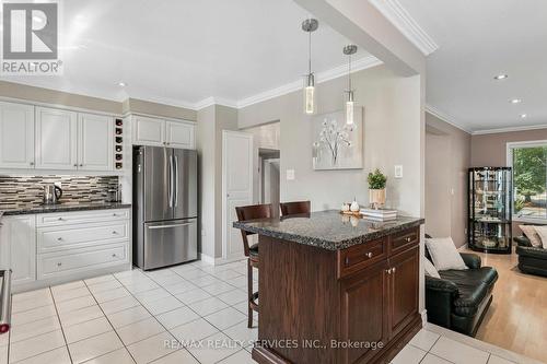 11 Longbourne Crescent, Brampton, ON - Indoor Photo Showing Kitchen With Stainless Steel Kitchen With Upgraded Kitchen