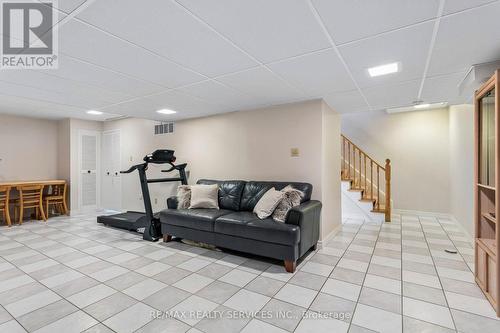 11 Longbourne Crescent, Brampton, ON - Indoor