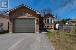 116 DYER DRIVE Wasaga Beach, ON L9Z 1E5