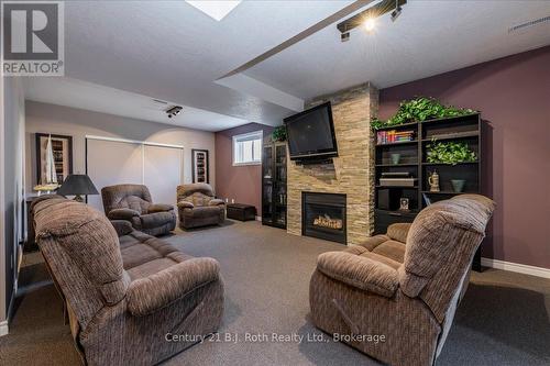 116 Dyer Drive, Wasaga Beach, ON - Indoor With Fireplace