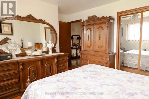 43 Henley Drive, Hamilton (Stoney Creek), ON - Indoor Photo Showing Bedroom
