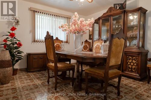 43 Henley Drive, Hamilton (Stoney Creek), ON - Indoor Photo Showing Dining Room