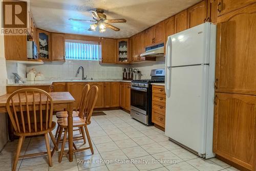 43 Henley Drive, Hamilton (Stoney Creek), ON - Indoor Photo Showing Kitchen