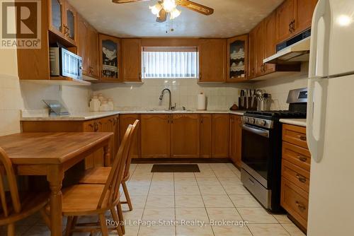43 Henley Drive, Hamilton (Stoney Creek), ON - Indoor Photo Showing Kitchen
