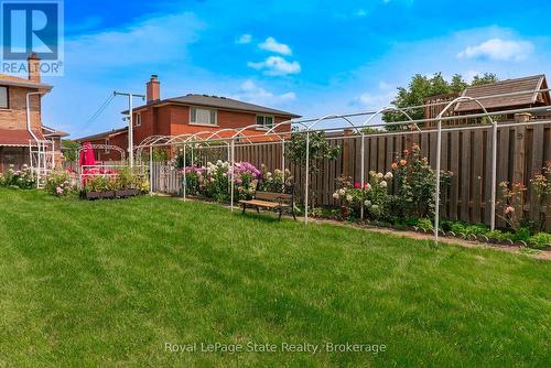 43 Henley Drive, Hamilton (Stoney Creek), ON - Outdoor