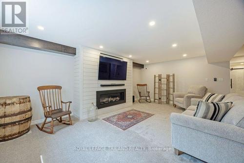 33 White Tail Path, St. Thomas, ON - Indoor Photo Showing Living Room With Fireplace