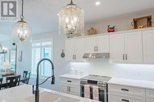 33 White Tail Path, St. Thomas, ON - Indoor Photo Showing Kitchen With Upgraded Kitchen
