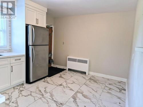 2 - 855 SIMCOE STREET N , Oshawa (Centennial), Ontario L1G 4W1 4
