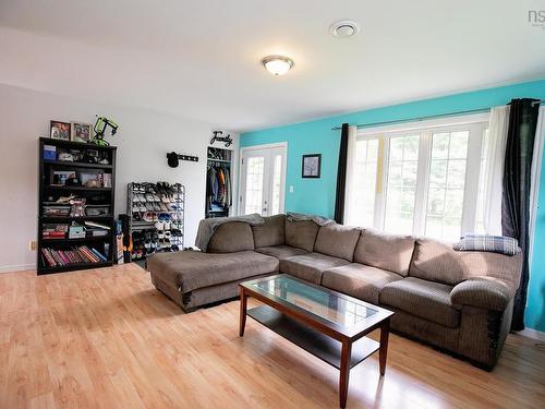 550 Mines Road, Chignecto, NS - Indoor Photo Showing Living Room