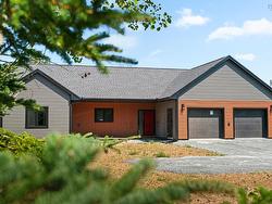 642 Bissett Road Cole Harbour, NS B2V 2T5
