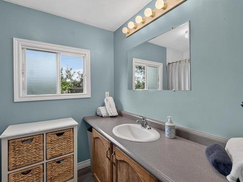 23 Lakeview Drive, Cornwall, PE - Indoor Photo Showing Bathroom