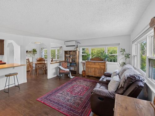 23 Lakeview Drive, Cornwall, PE - Indoor Photo Showing Living Room